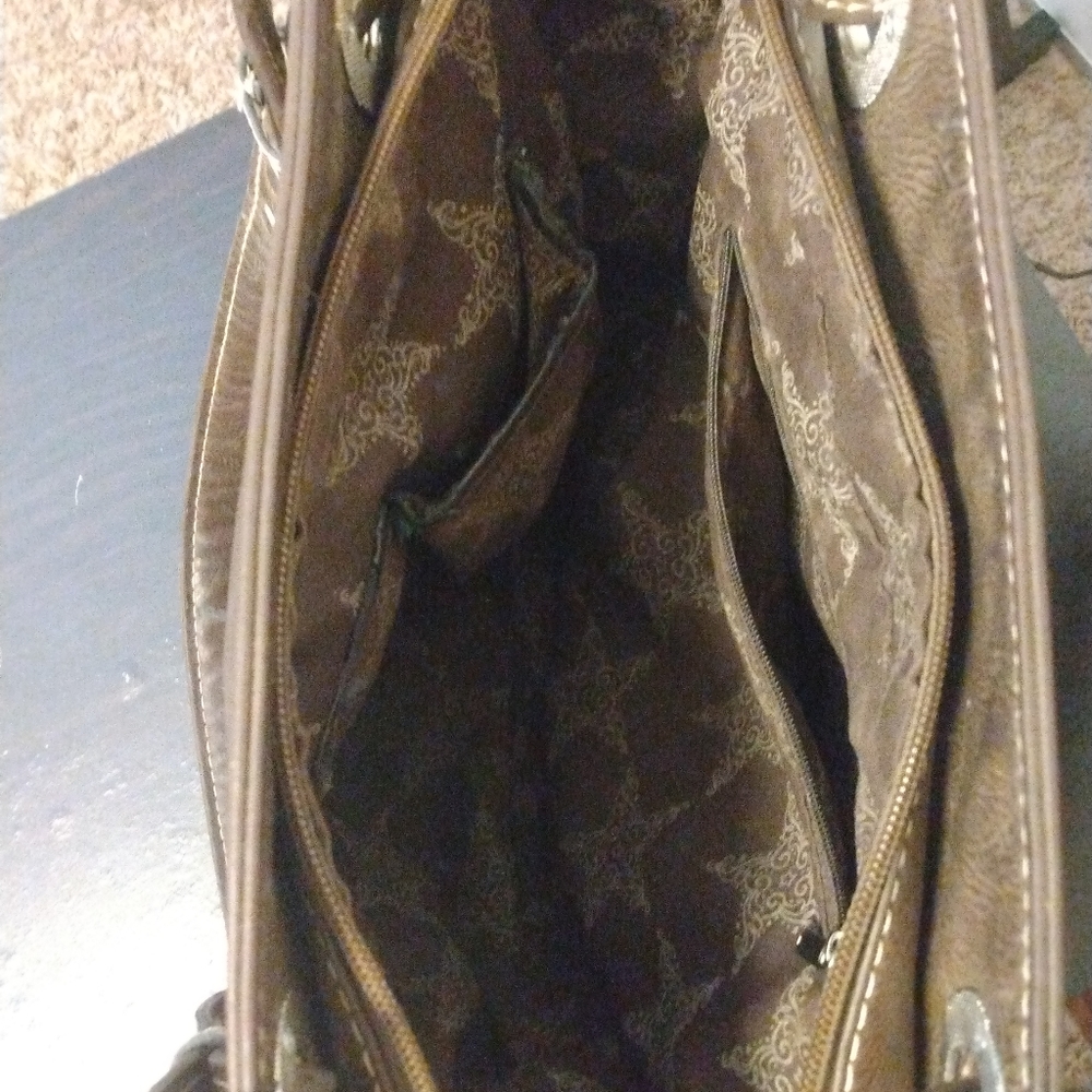 Purse - Picture 2 of 10